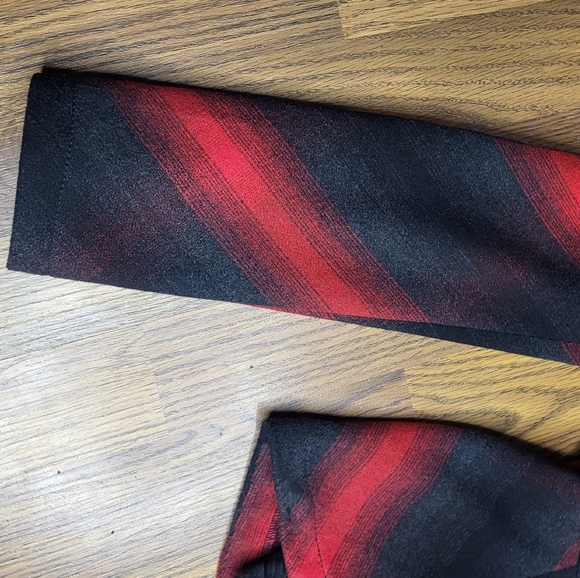 Guess by Marciano Red & Black Peplum Jacket with Leather Trim - Size XS A38 - Picture 10 of 11